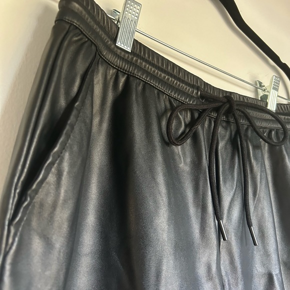 Black drawstring pants - Picture 3 of 4